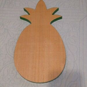 Wooden Pineapple Cutting Board, NWT